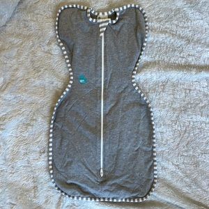 Love to dream swaddle up original. Never used. Size small